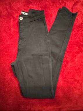 JC & JQ Classic Black Skinny Jeans — Women's Stretch Skinny